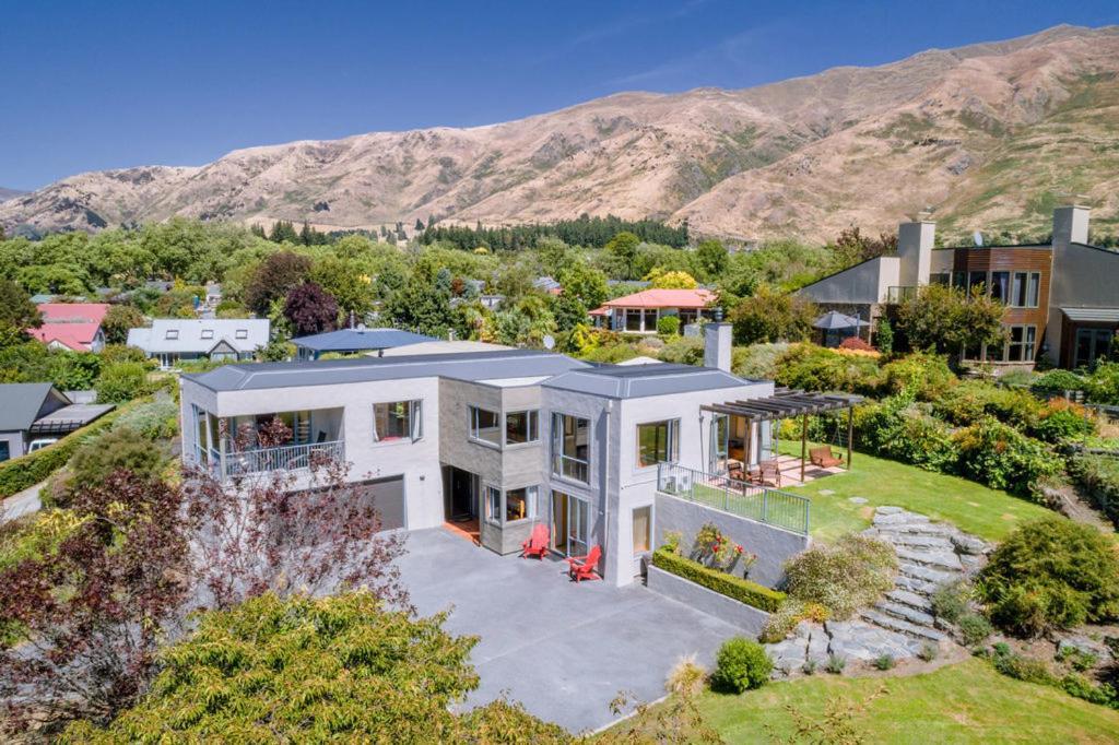 Sargood Splendour - Wanaka Holiday Home Exterior photo